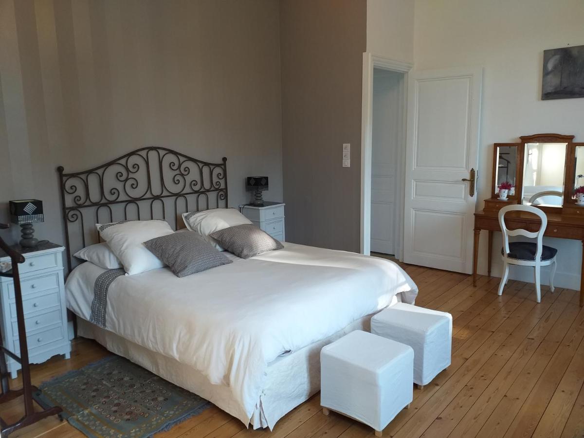Bed and Breakfast Domaine Berenguer Ouches Экстерьер фото